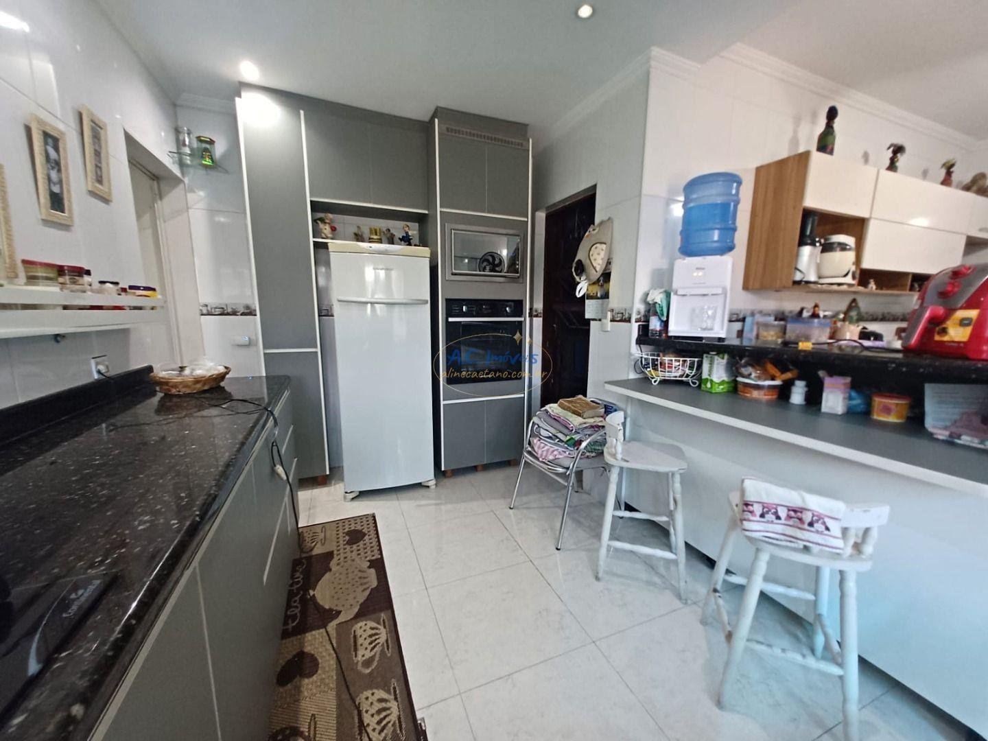 Casa à venda com 3 quartos, 2 suítes, 2 vagas e 174m² no Vila Tupi, Praia Grande (SP) — foto 10 de 30