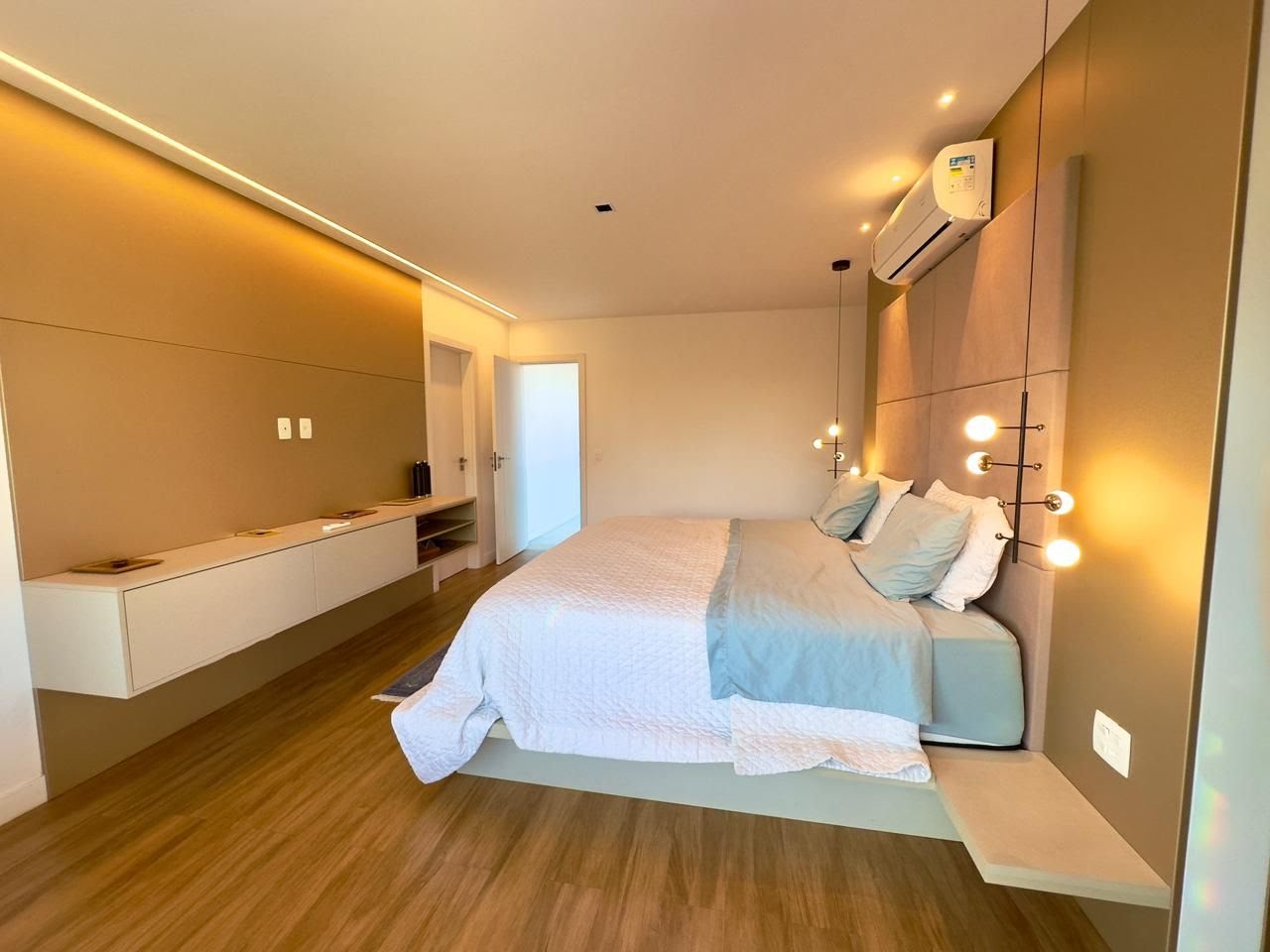 Casa à venda com 3 quartos, 5 suítes, 6 vagas e 445m² no Barra da Tijuca, Rio de Janeiro (RJ) — foto 12 de 30