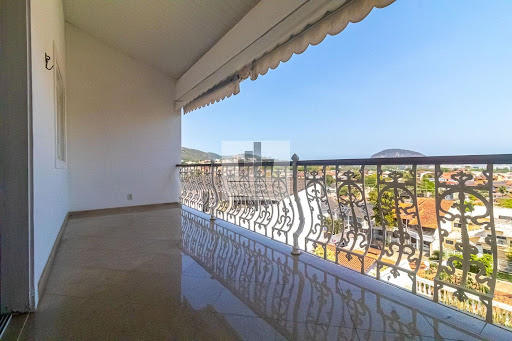 Casa de Condomínio à Venda em Jacarepaguá, RJ | 241m²