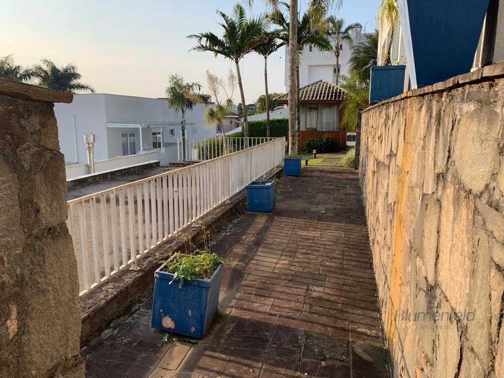 Casa à venda com 2 banheiros, 4 vagas e 1050m² no Condomínio Arujazinho IV, Arujá (SP) — foto 18 de 27