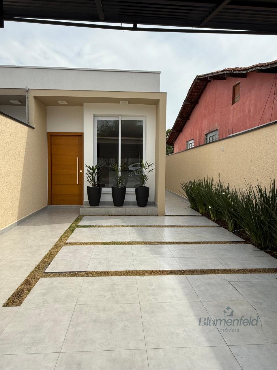 Casa à venda com 3 quartos, 2 banheiros, 2 vagas e 100m² no Nova Arujá, Arujá — foto principal
