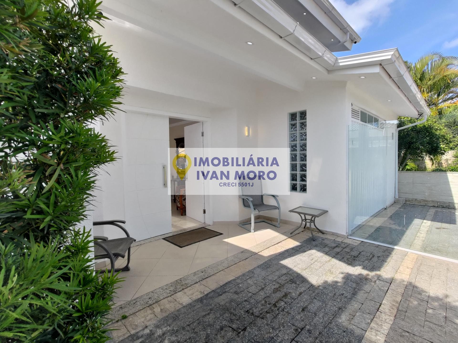 Casa para alugar com 5 quartos, 3 suítes e 1 vaga no Daniela, Florianópolis (SC) — foto 4 de 30