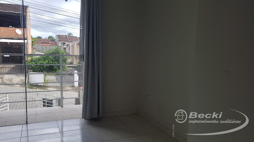 Casa à Venda no Jarivatuba, Joinville | 2 Quartos, R$270mil