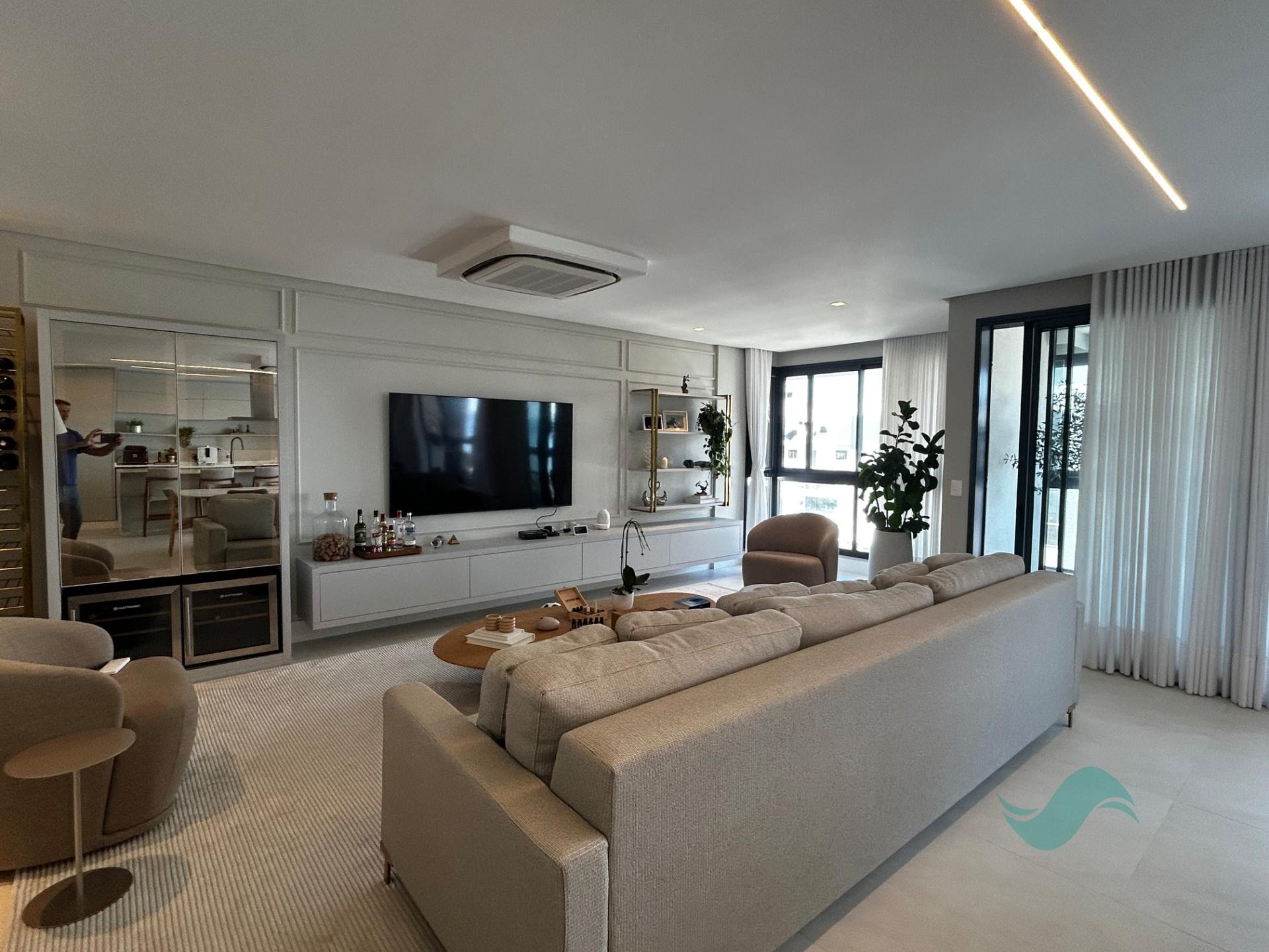 Cobertura à venda com 4 suítes, 3 vagas e 240m² no Jurerê, Florianópolis (SC) — foto 13 de 30