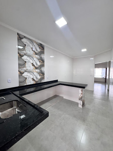 Casa à venda no Parque da Colina, Formosa: 3 dormitórios, 1 suíte, 2 banheiros por R$ 290.000.