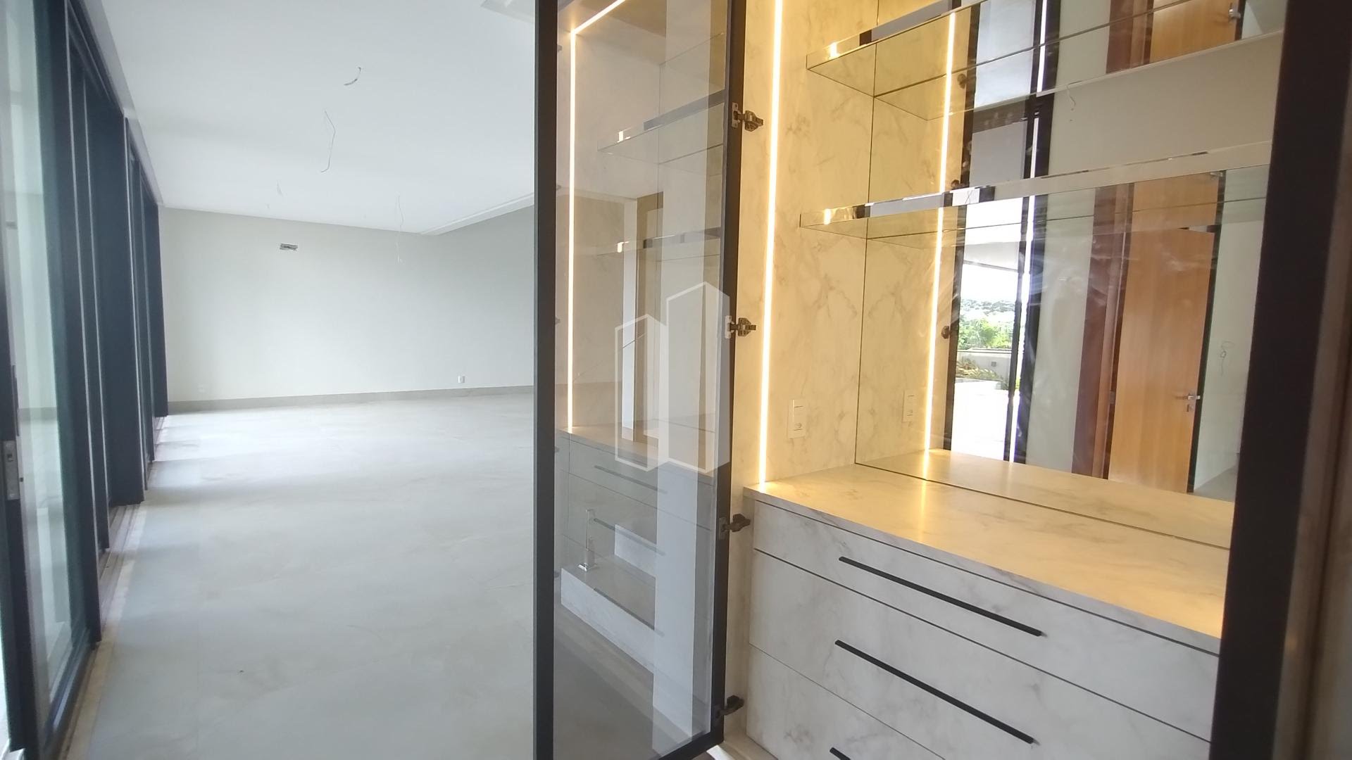 Casa à venda com 5 quartos, 5 suítes, 6 vagas e 470m² no Residencial Alphaville Flamboyant, Goiânia (GO) — foto 10 de 17