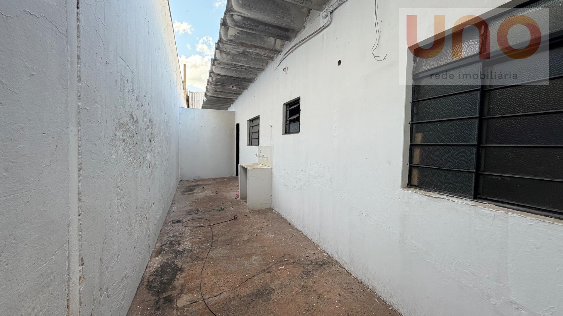 Casa para alugar com 3 quartos, 1 banheiro e 85m² no Centro, Campo Grande (MS) — foto 2 de 16