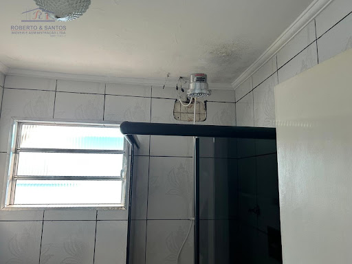 Banheiro com chuveiro