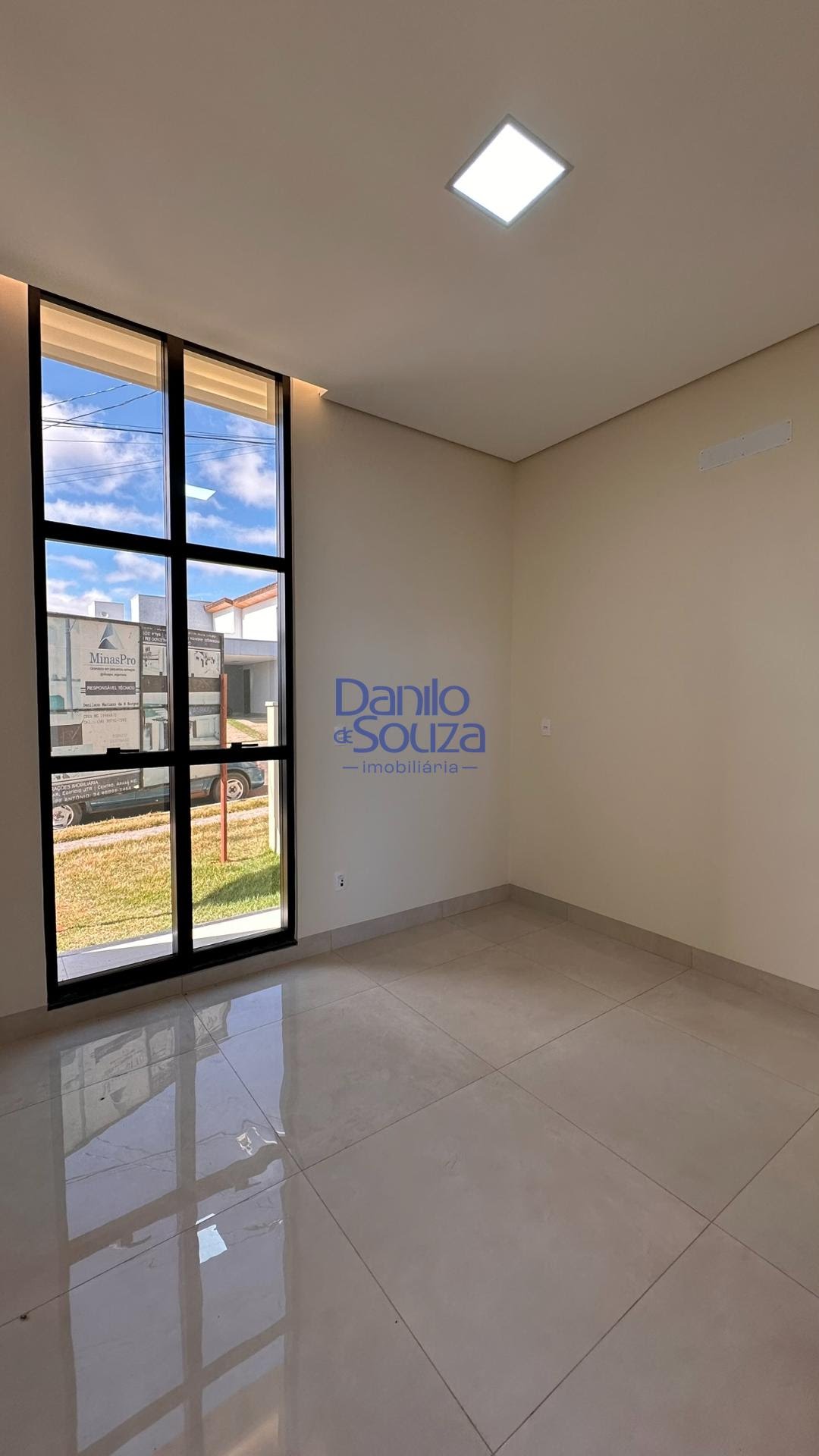 Casa à venda com 3 suítes, 4 vagas e 360m² no Villagio Park, Araxá (MG) — foto 4 de 18