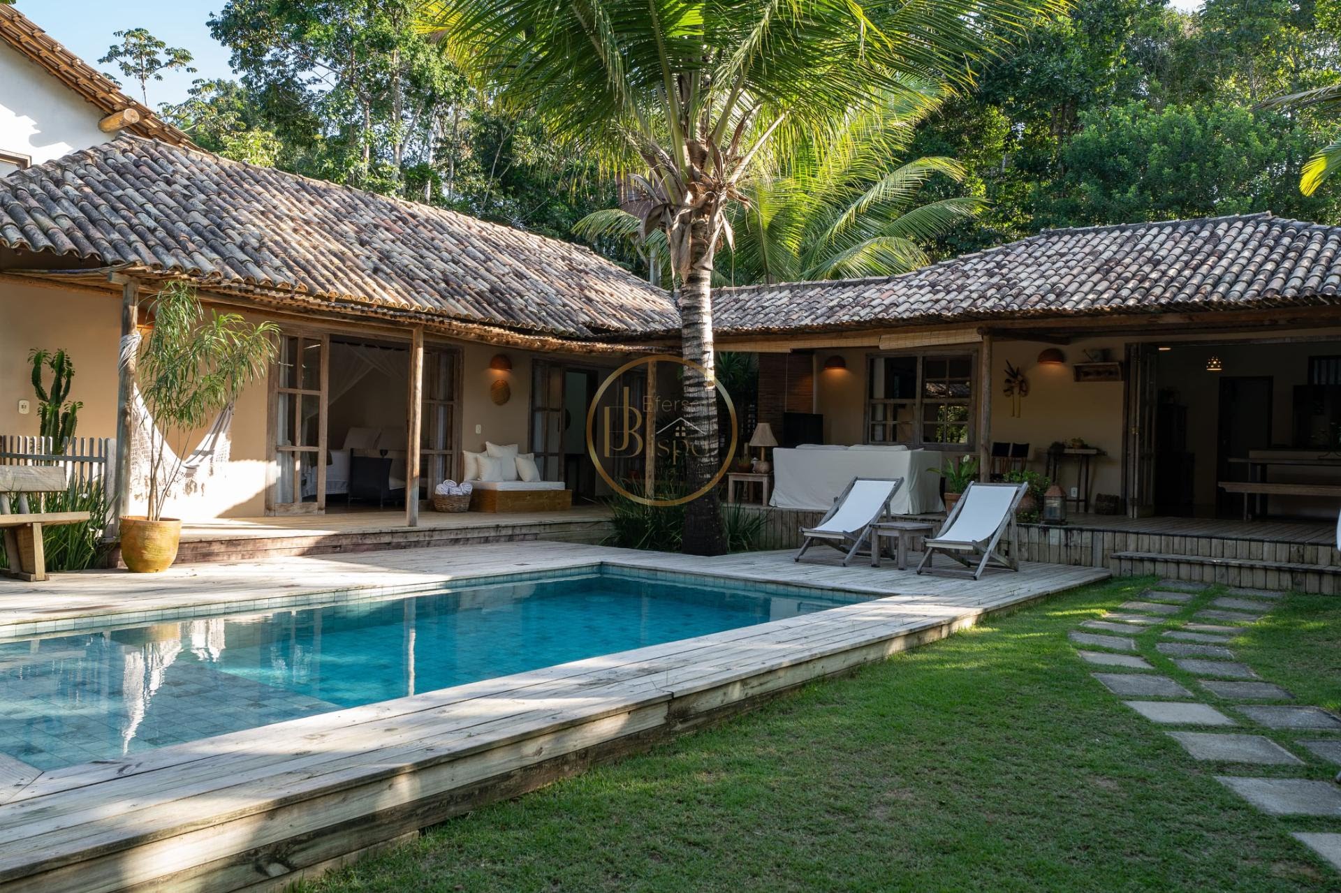 Casa à venda com 3 quartos, 4 banheiros, 5 vagas e 460m² no Trancoso, Porto Seguro — foto principal