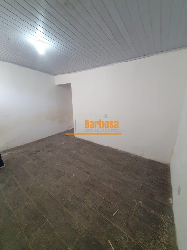 Casa no Centro de Pelotas para locação, 55,1m², 1 dormitório e Pátio por R$ 1.200.