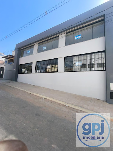 Galpão para Locação em Nova Serrana | 1112m² e 4 Banheiros