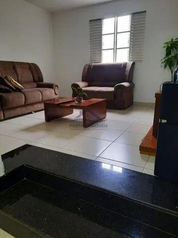 Casa à venda com 3 quartos, 1 suíte, 2 vagas e 200m² no Iporanga, Sete Lagoas (MG) — foto 2 de 11