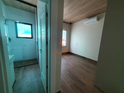 Casa em  Residencial TAMBORÉ  3 Suítes / 252m²  à Venda