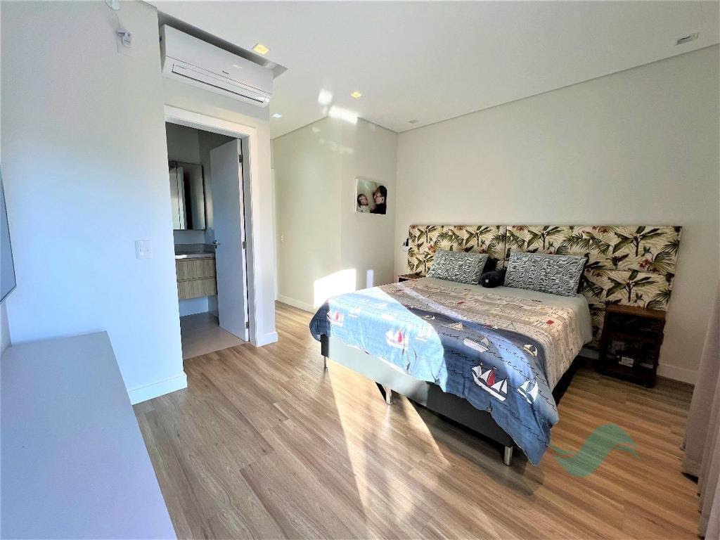 Casa à venda com 3 suítes, 1 vaga e 225m² no Jurerê, Florianópolis (SC) — foto 12 de 22