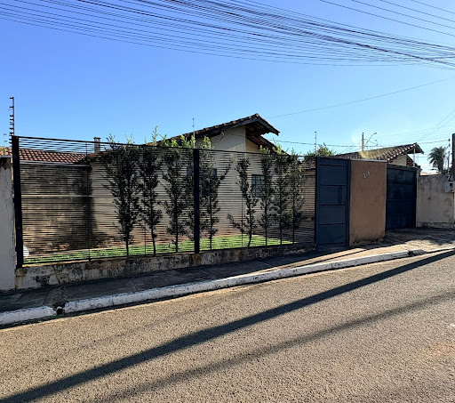Casa com Área Gourmet no Condomínio Apoena Meireles – Coronel Antonino