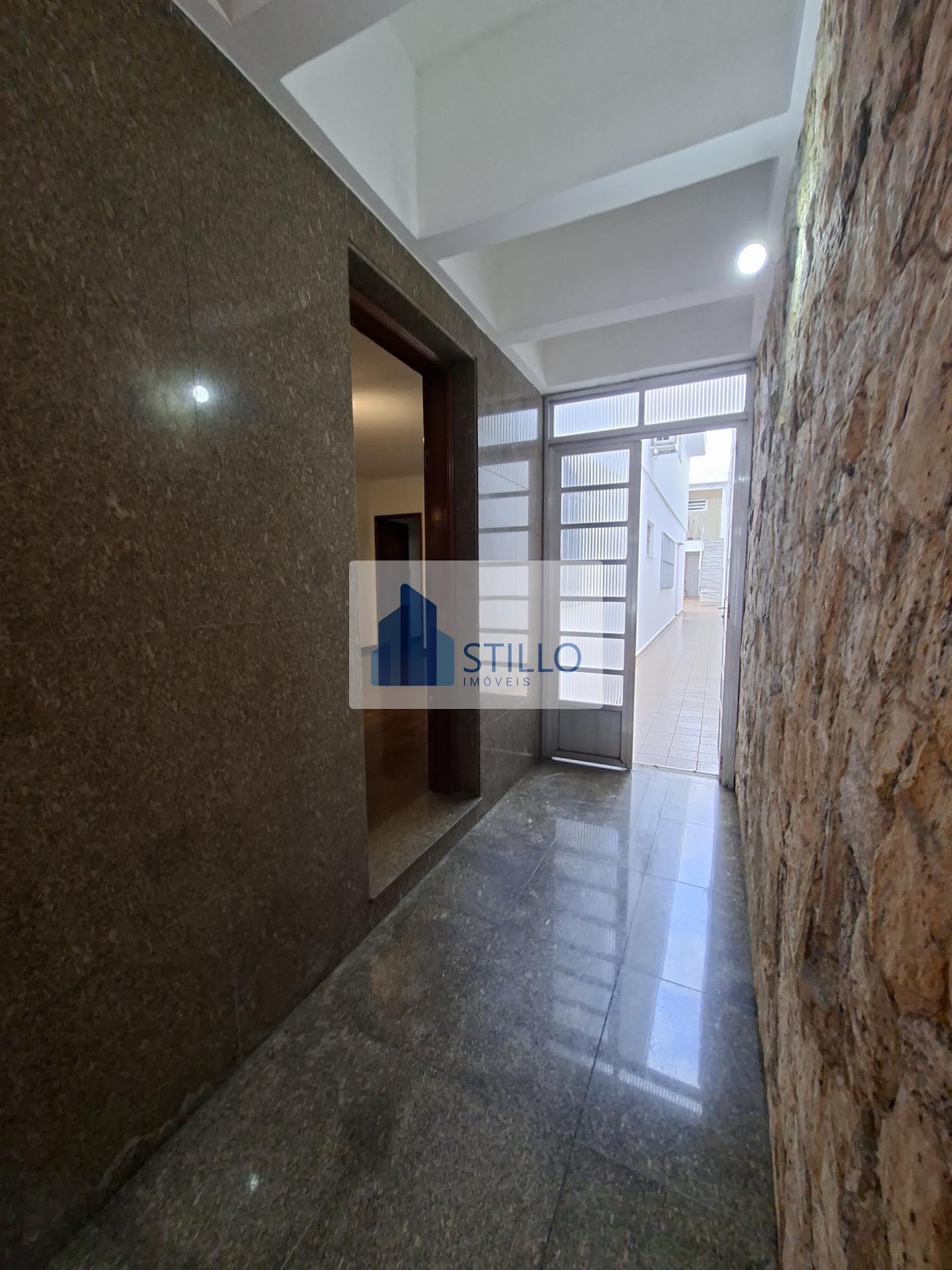 Casa para alugar com 4 quartos, 4 banheiros e 2 vagas no Vila Carrão, São Paulo — foto principal