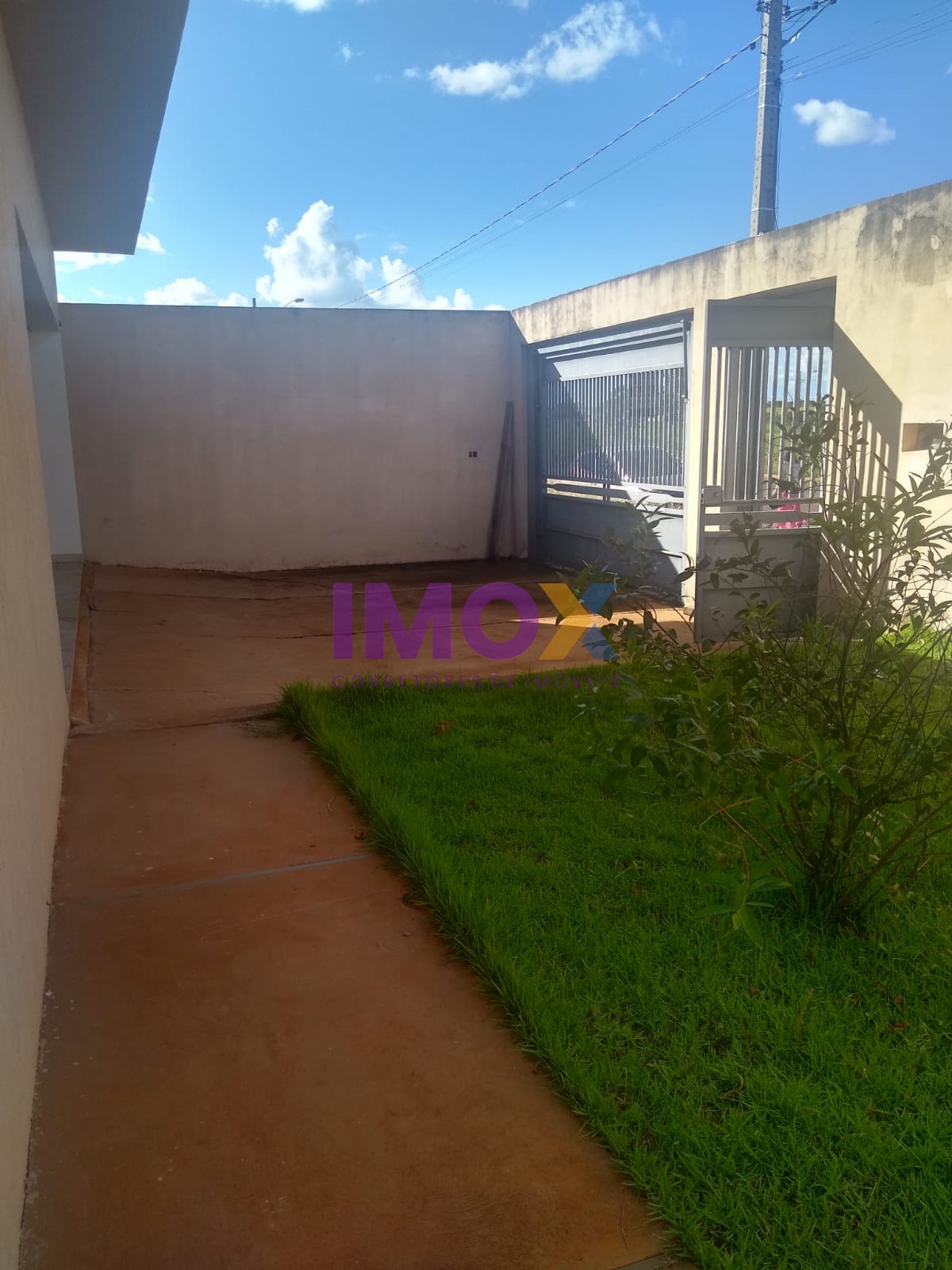 Casa à venda com 2 quartos, 2 banheiros, 4 vagas e 131m² no Montanini, Três Lagoas — foto principal
