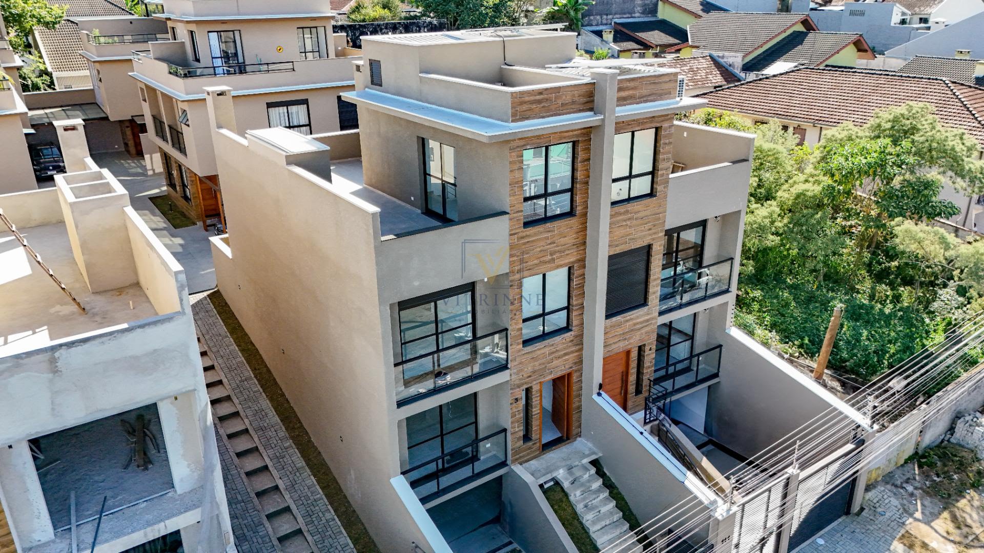 Casa à venda com 3 quartos, 4 banheiros, 3 vagas e 268m² no Tingui, Curitiba — foto principal