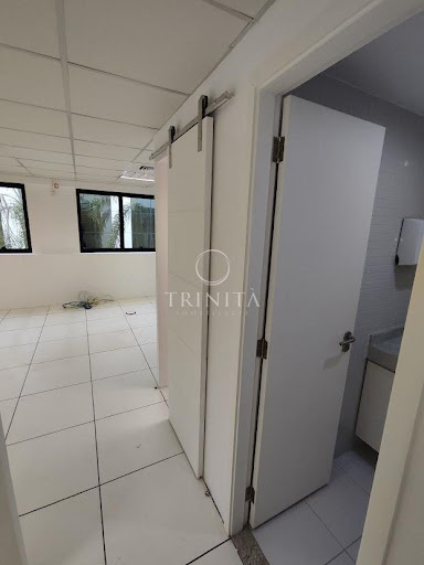 sala-trinitaimobiliaria-barrabusinesscenter