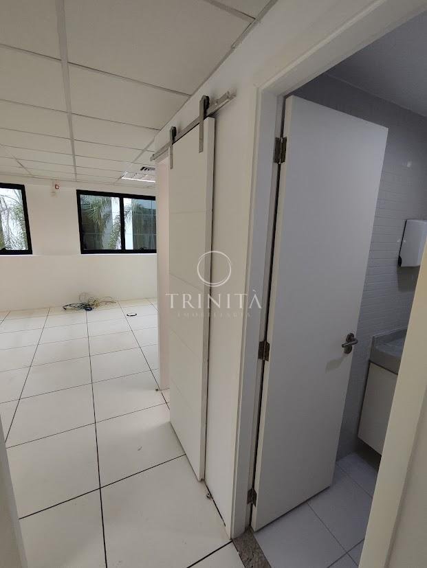 sala-trinitaimobiliaria-barrabusinesscenter