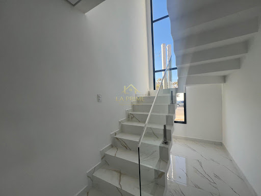 Casa à venda no Condomínio Villagio Wanel – Sorocaba/SP 174m² de área construída, 03 dormitórios, sendo 3 suítes, 01 com closet e 04 vagas de garagem.
