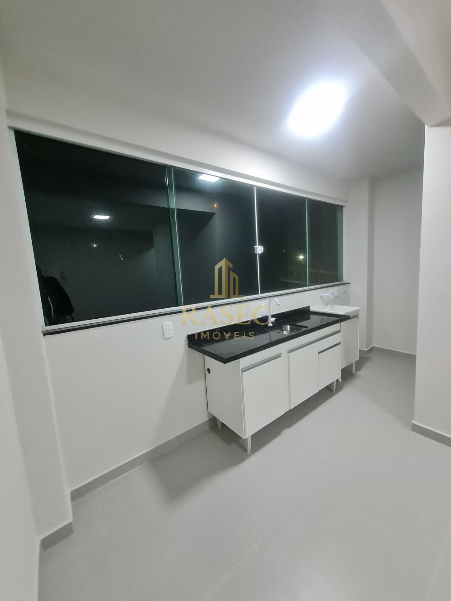 Apartamento para alugar com 1 quarto, 1 banheiro, 1 vaga e 26m² no Nova Brasília, Brusque (SC) — foto 3 de 5