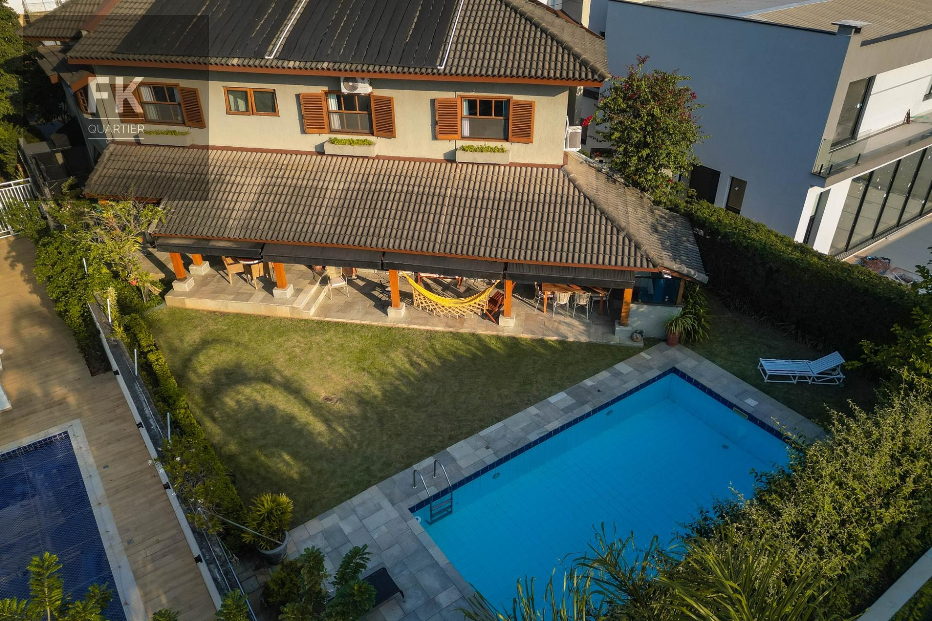 Casa à venda com 4 quartos, 5 banheiros, 6 vagas e 400m² no Alphaville Residencial Dois, Barueri — foto principal