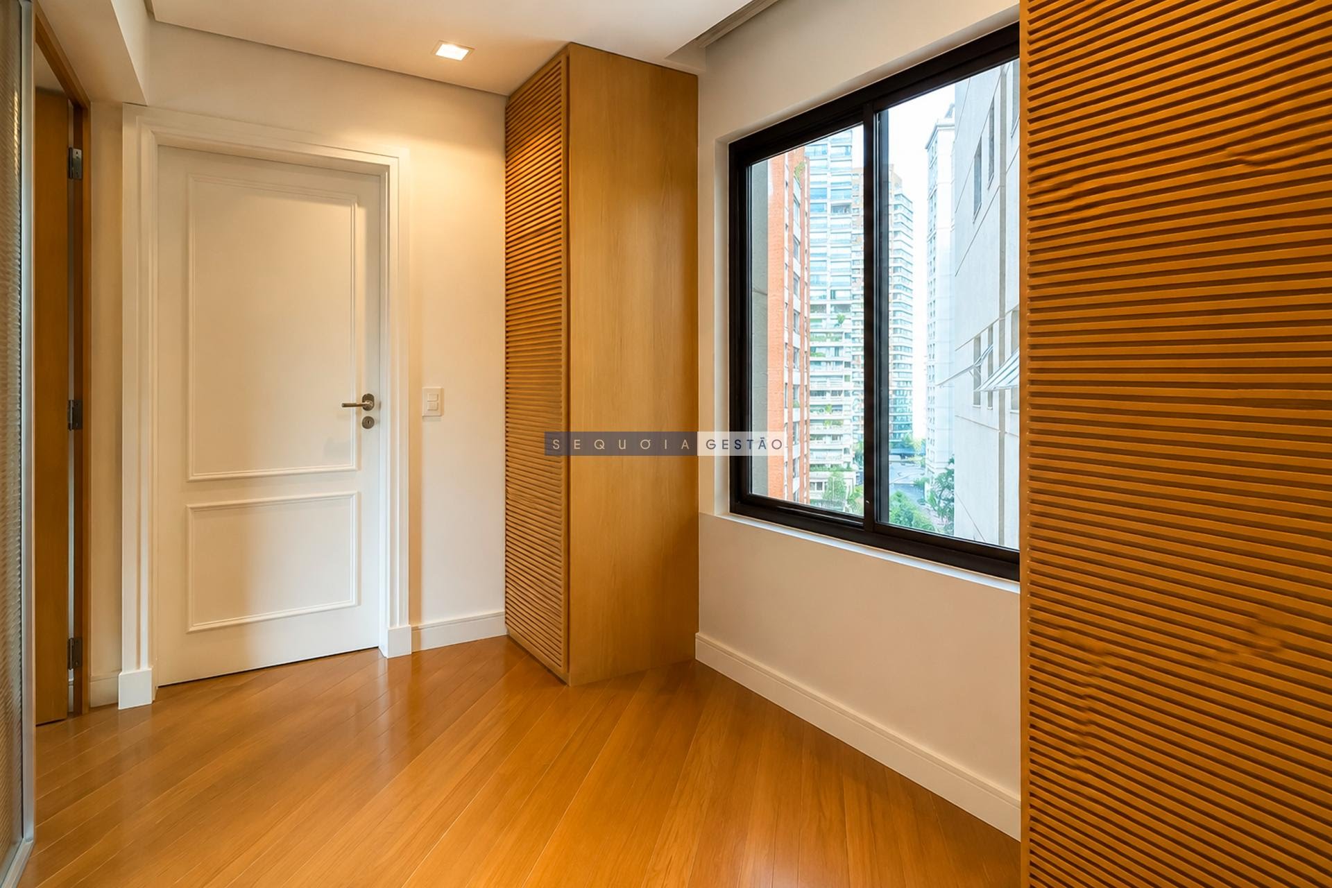 Apartamento à venda com 3 quartos, 3 suítes, 4 vagas e 315m² no Jardim Europa, São Paulo (SP) — foto 23 de 30