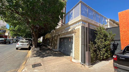 Sobrado comercial para locação no Bairro Quilombo