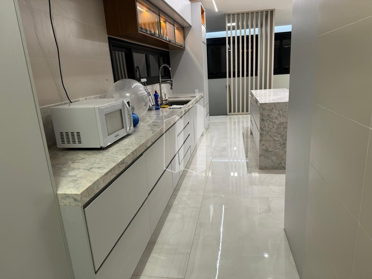 Casa à venda com 4 quartos, 4 suítes, 4 vagas e 464m² no Residencial Parque Mendanha, Goiânia (GO) — foto 7 de 16