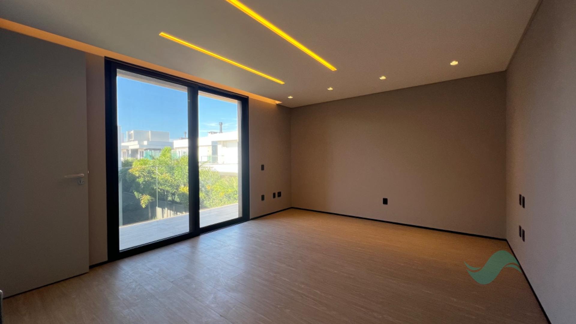 Casa à venda com 1 quarto, 6 suítes, 5 vagas e 600m² no Jurerê Internacional, Florianópolis (SC) — foto 14 de 18
