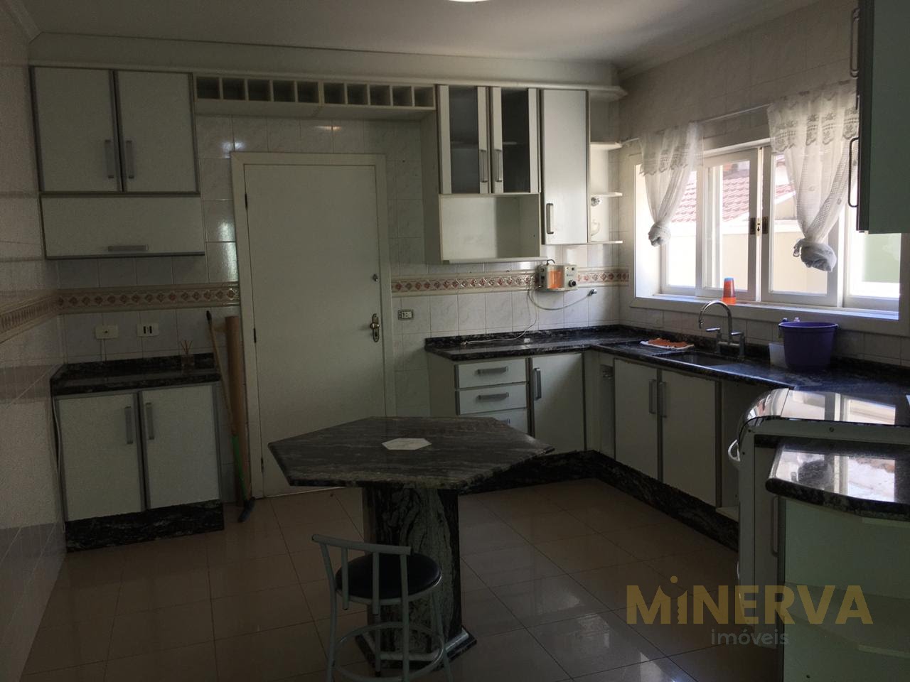 Casa à venda com 3 quartos, 4 banheiros, 4 vagas e 300m² no Jardim Fazenda Rincao - Aruja V, Arujá (SP) — foto 17 de 30