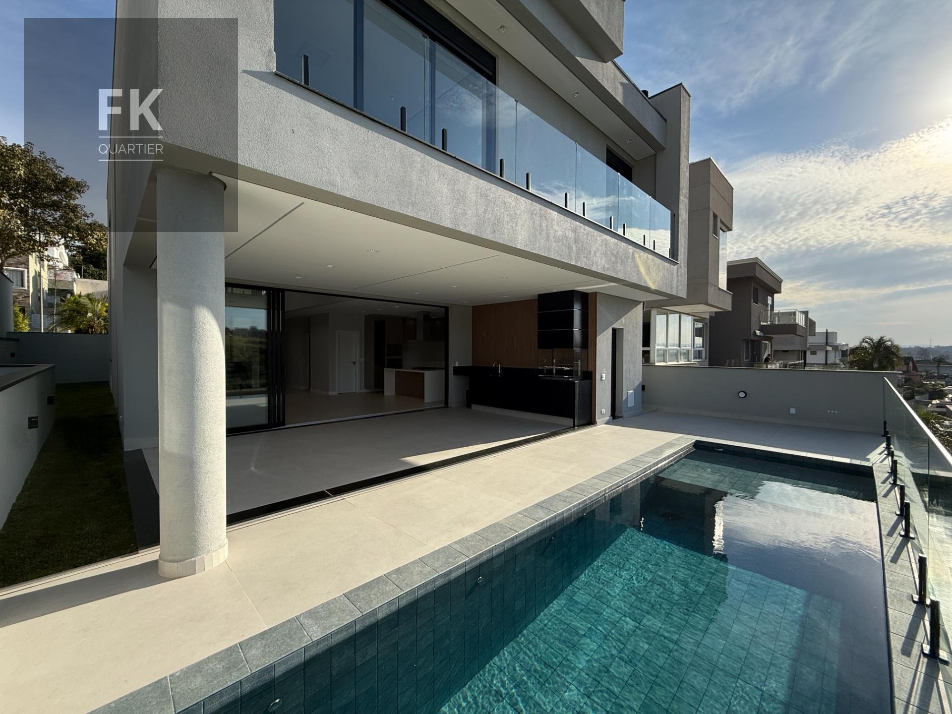 Casa à venda com 4 quartos, 6 banheiros, 6 vagas e 441m² no Alphaville, Santana de Parnaíba — foto principal