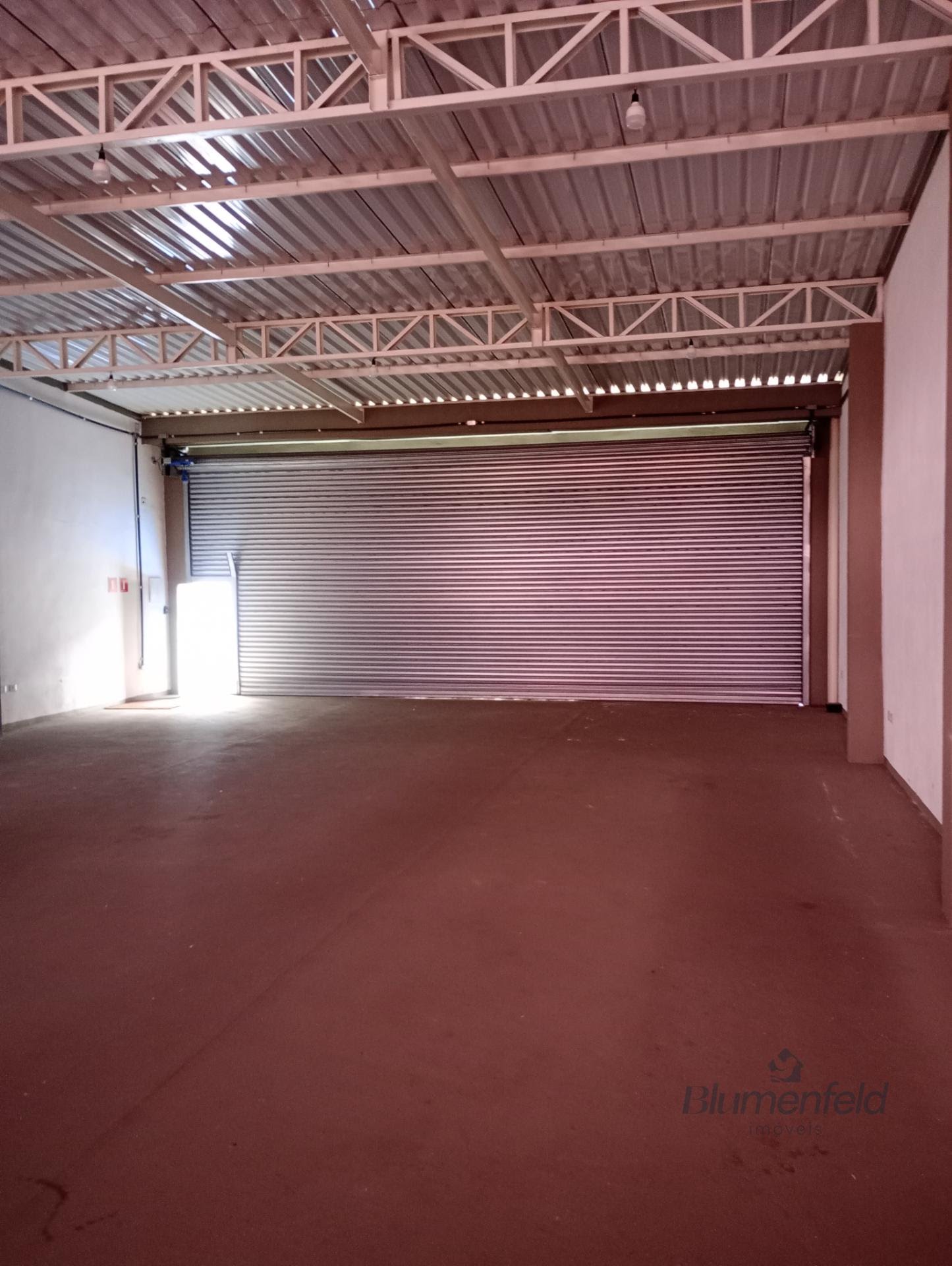 Comercial para alugar com 4 vagas e 200m² no Jardim Planalto, Arujá (SP) — foto 3 de 5