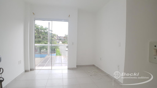 Aluguel casa geminada no bairro Floresta 