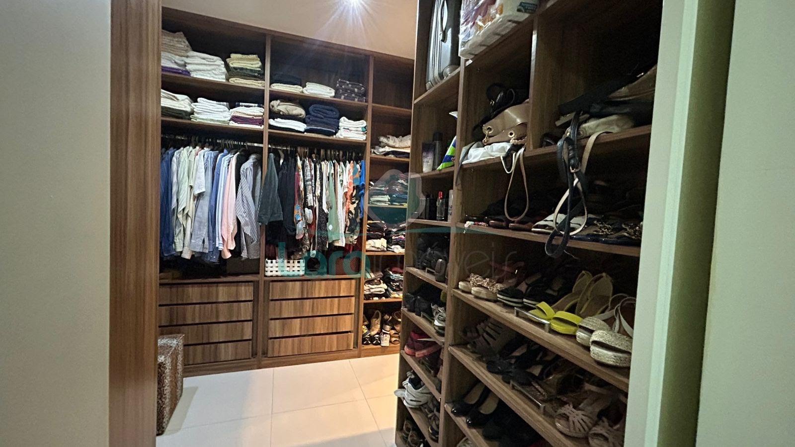 Casa à venda com 4 quartos, 2 suítes, 6 vagas e 383m² no Lagoa, Macaé (RJ) — foto 16 de 26