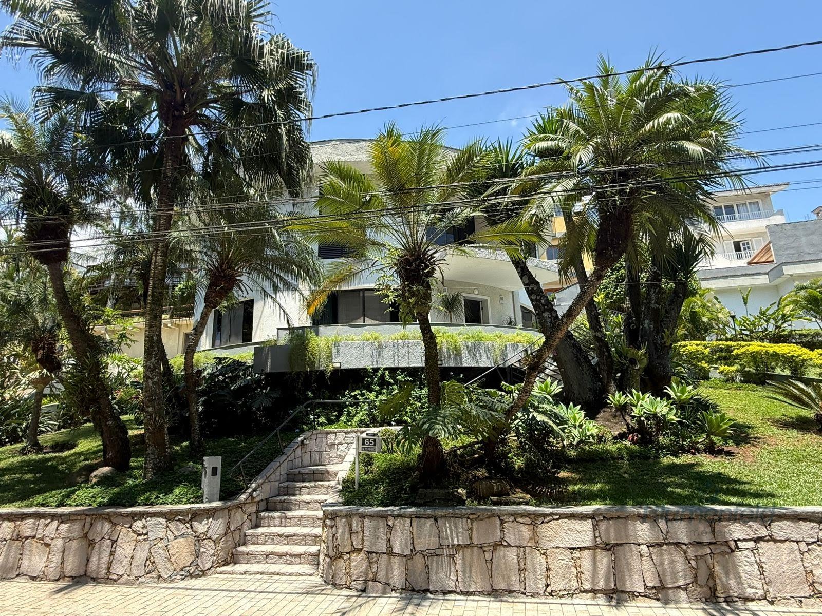 Casa à venda com 6 quartos, 6 banheiros, 6 vagas e 600m² no Condomínio Arujazinho IV, Arujá — foto principal