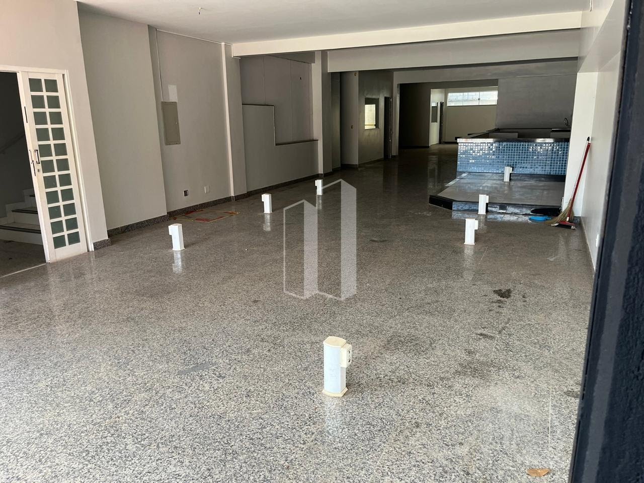 Comercial à venda com 5 banheiros, 8 vagas e 1200m² no Setor Bela Vista, Goiânia (GO) — foto 29 de 30