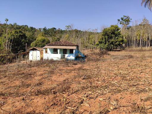 CASA ANTIGA: R$200.000,00.