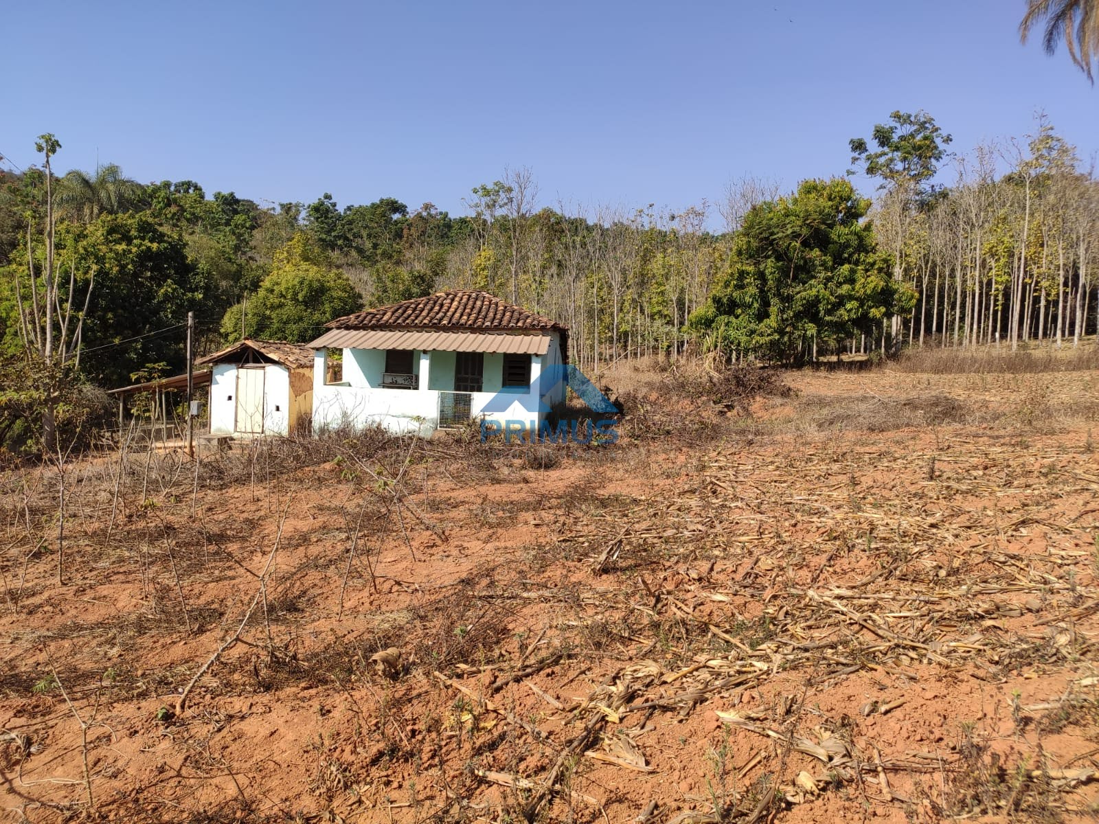 CASA ANTIGA: R$200.000,00.