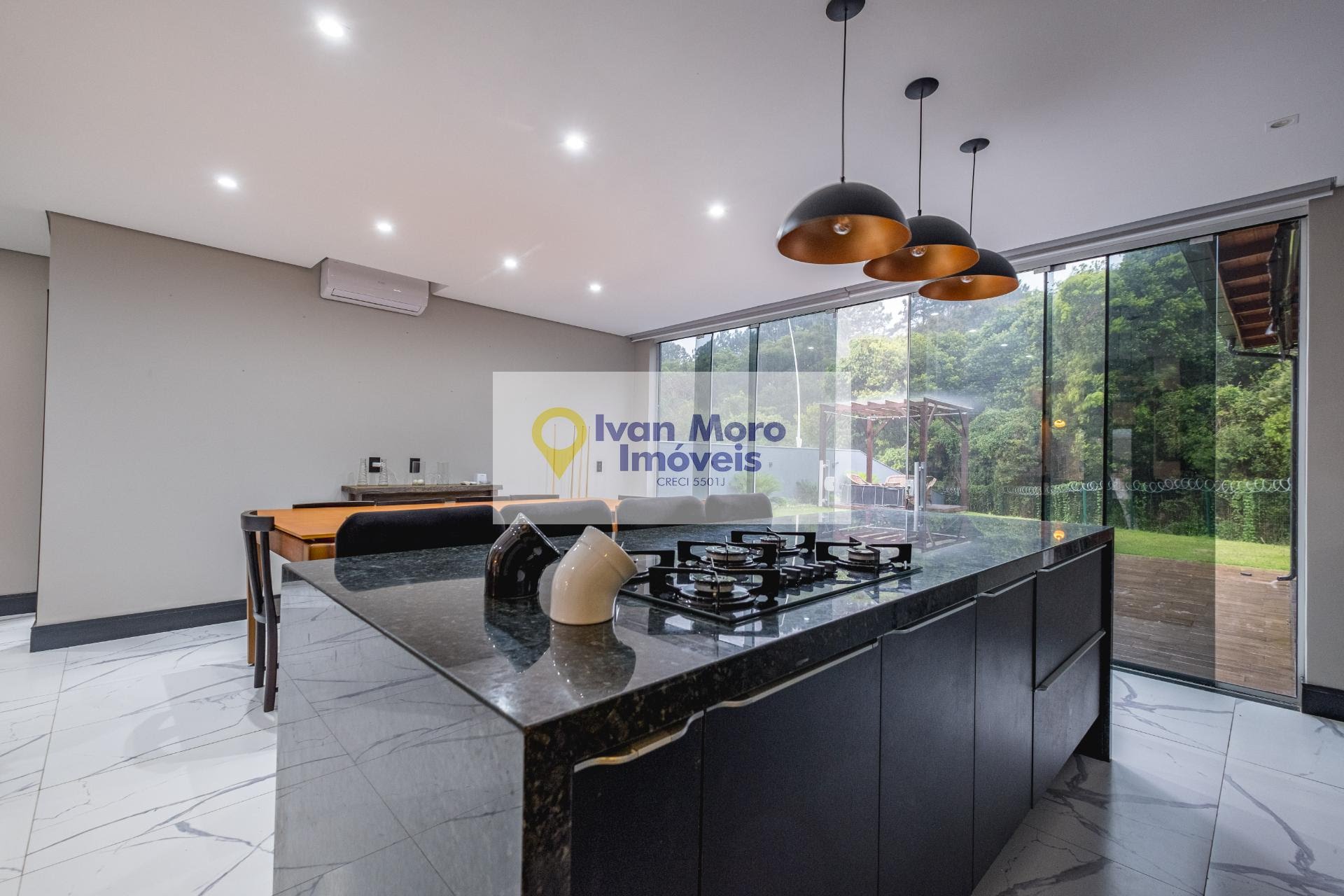 Casa à venda com 4 quartos, 4 suítes, 4 vagas e 300m² no São João do Rio Vermelho, Florianópolis (SC) — foto 13 de 30
