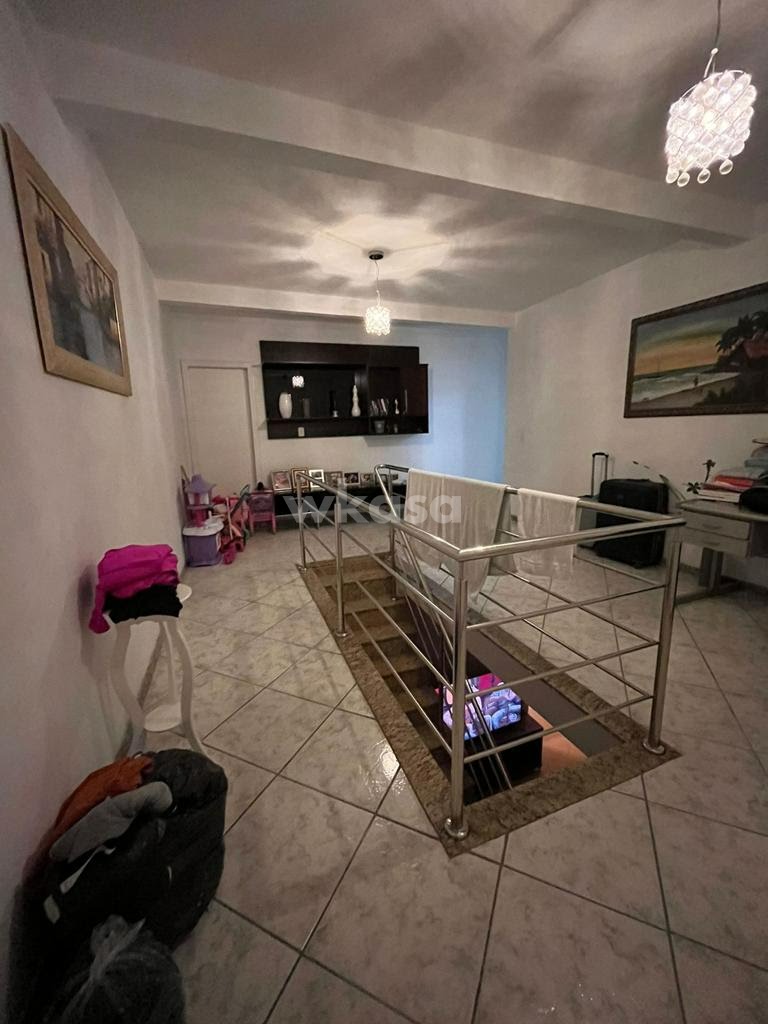 Casa à venda com 3 quartos, 2 suítes, 4 vagas e 240m² no Conjunto Carapina I, Serra (ES) — foto 9 de 24