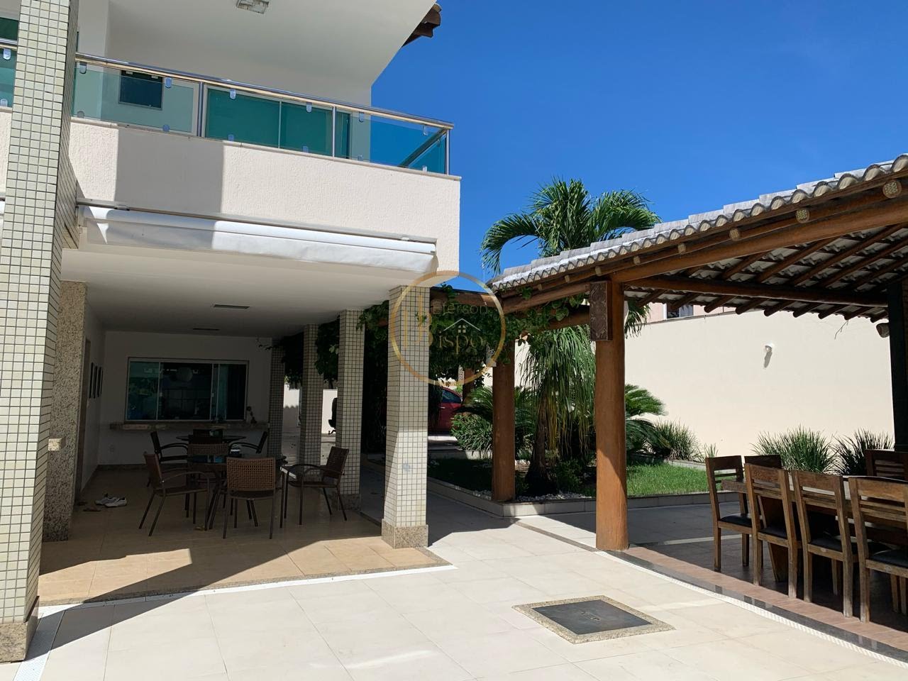 Casa à venda com 4 quartos, 5 banheiros, 6 vagas e 400m² no Centro, Porto Seguro — foto principal