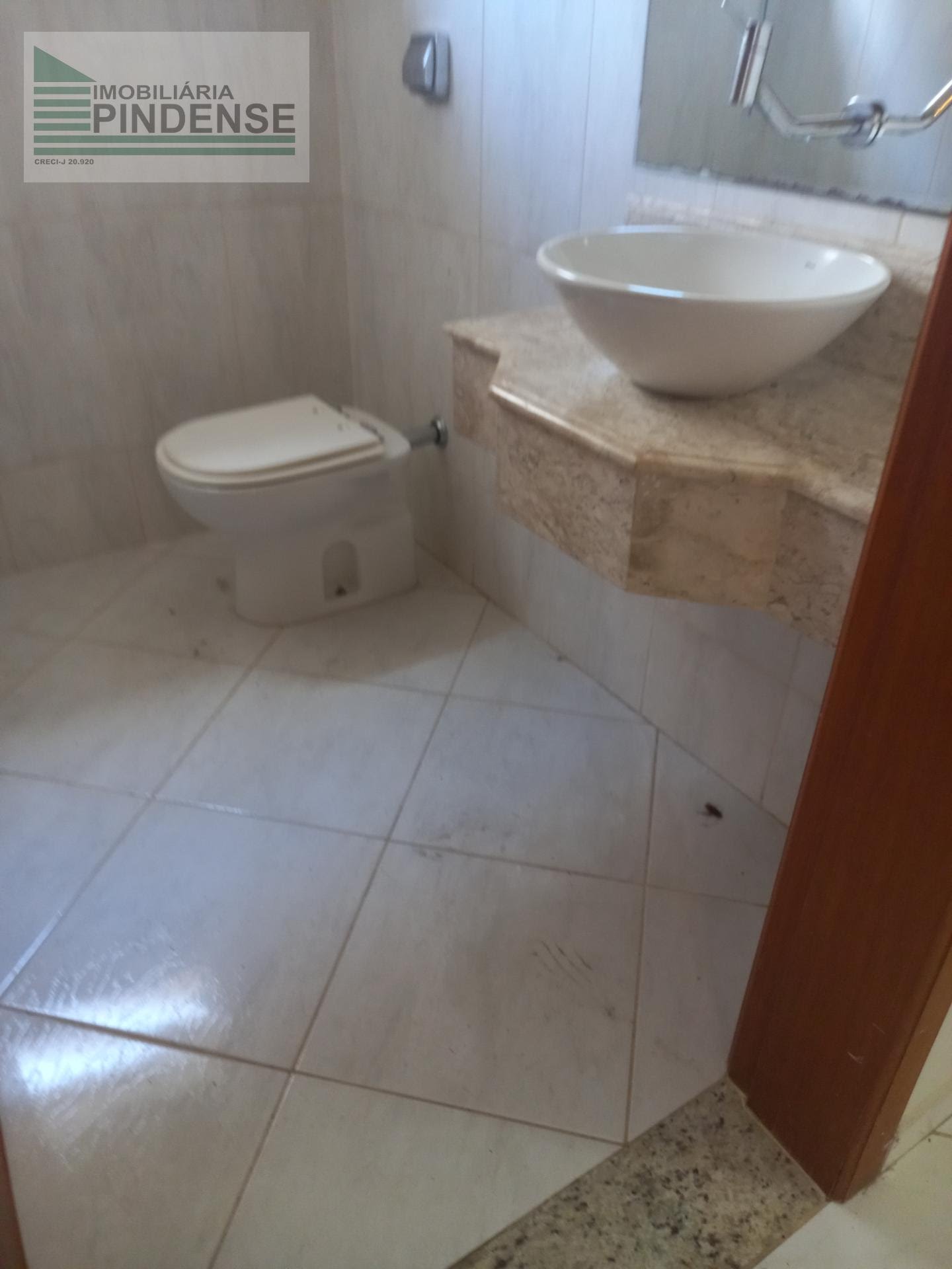 Banheiro social - piso inferior