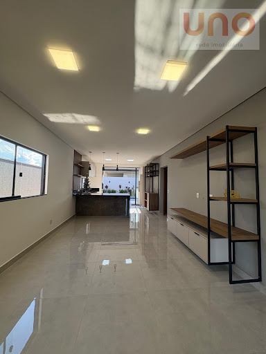 Casa de Condomínio em Nova Lima  -  Campo Grande