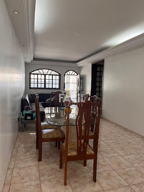 Sobrado em Ibes, Vila Velha com 5 Dormitórios à Venda