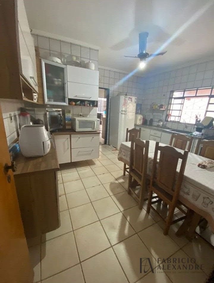 Casa à venda com 3 quartos, 1 suíte, 4 vagas e 250m² no Jardim Tarraf II, São José do Rio Preto (SP) — foto 15 de 17