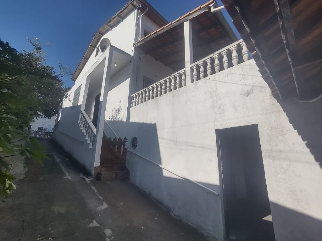 Casa à venda com 3 quartos, 2 suítes, 2 vagas e 315m² no Nova Arujá, Arujá (SP) — foto 2 de 16