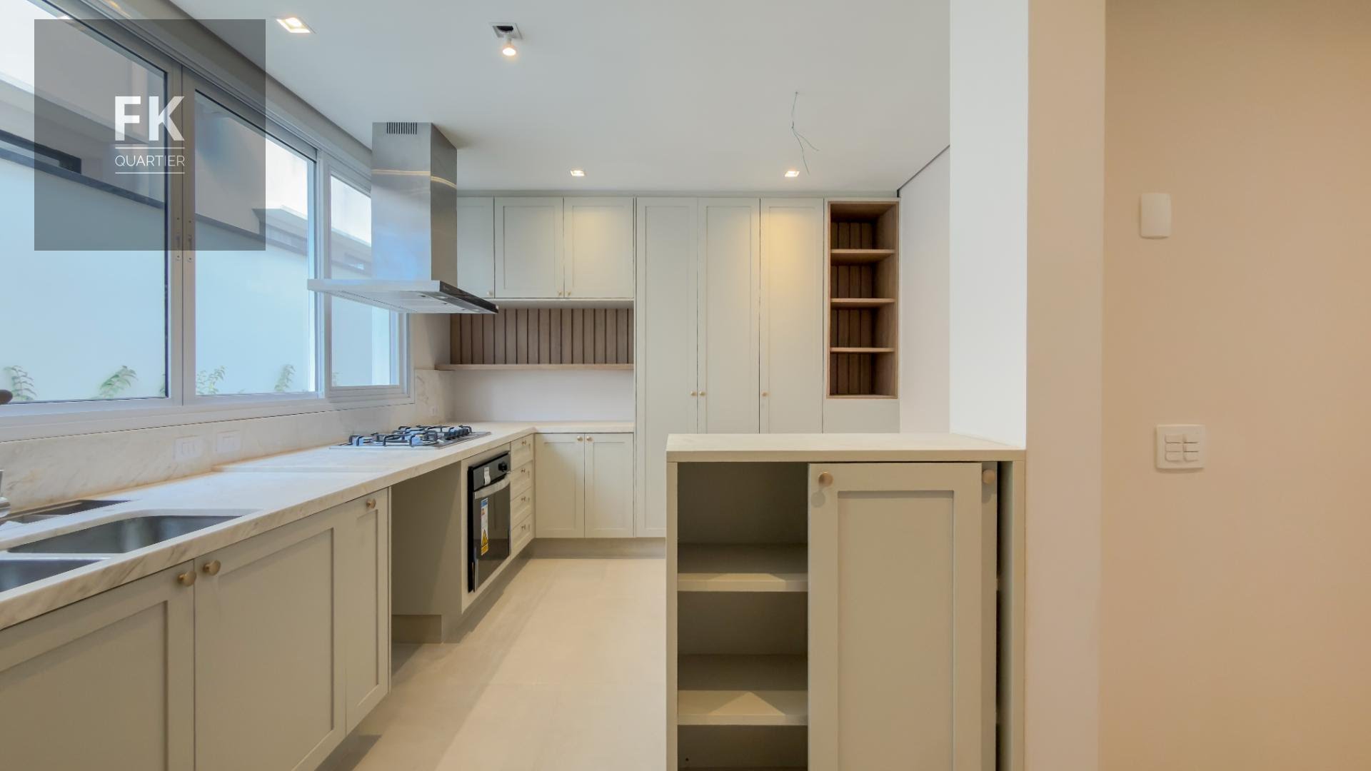 Casa à venda com 4 quartos, 4 suítes, 4 vagas e 360m² no Alphaville, Santana de Parnaíba (SP) — foto 17 de 30